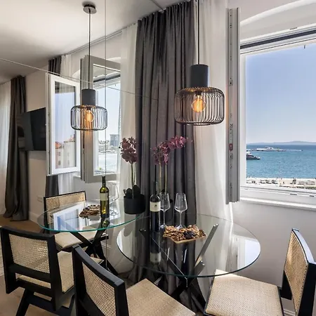Seafront Luxury With An Amazing View