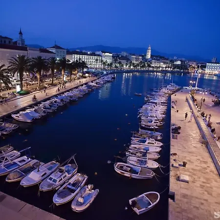Apartment Seafront Luxury With An Amazing View Split